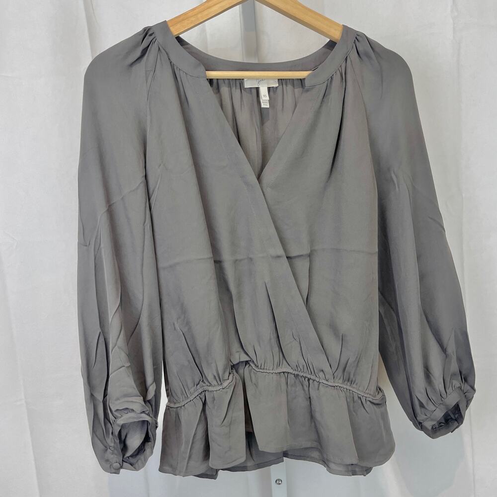 JOIE Silk Louvre Top 3/4 Sleeve Peplum Hem Fixed Wrap Surplice V Neck Gray XS